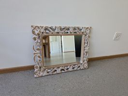 Spiegel mit Schnitzerei Rahmen Weiss und Holz Grösse 40x50cm
