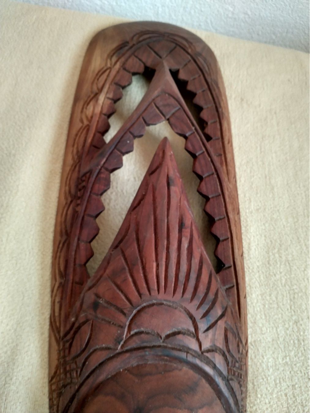 Internationale Kunst: Afrikanische Wandmaske Holz Maske vintage Afrika 65 cm – Gebraucht aus Löhningen von Chimae67 3