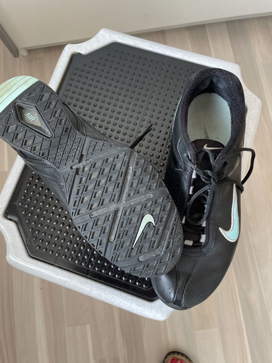 Scarpe da donna: Nike Schuhe 38,5 – Usato da Fahrwangen venduto da Rehtse03 1