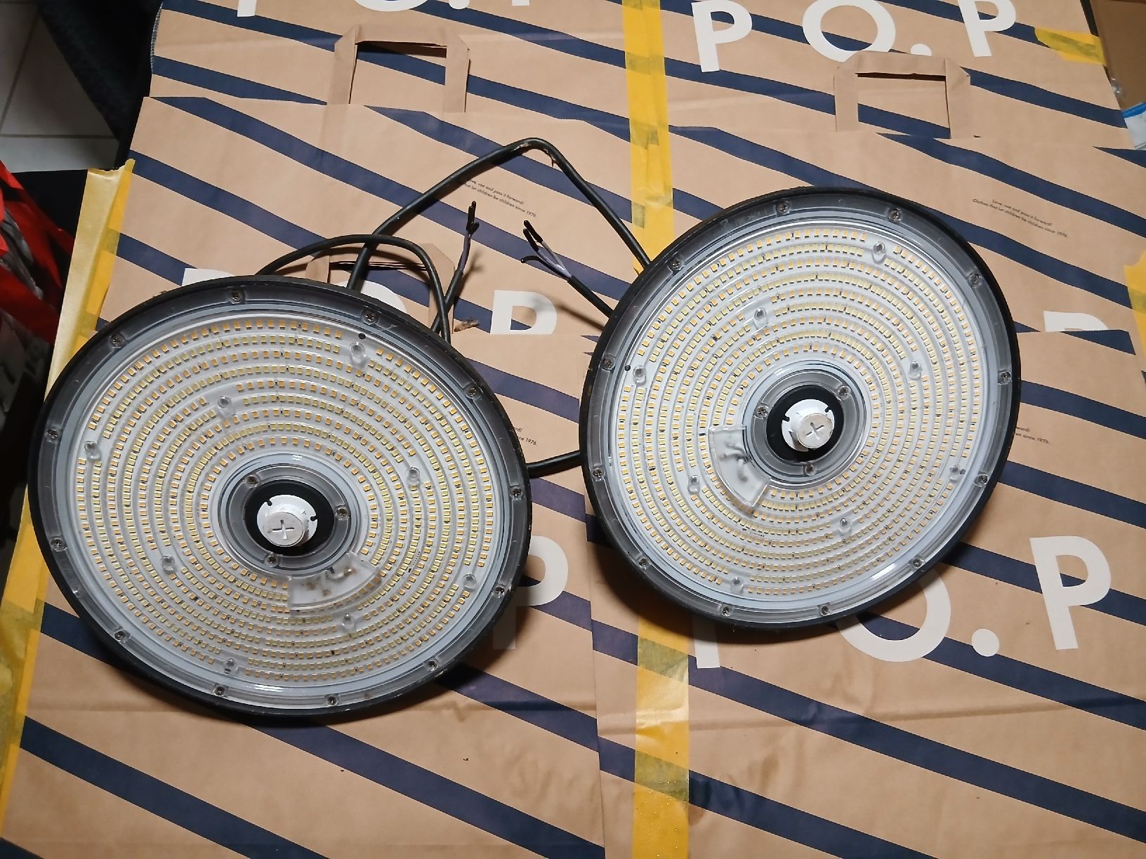 Lampen: 2x LED Hallenbeleüchtung  – Gebraucht aus Emmenbrücke von corinne041