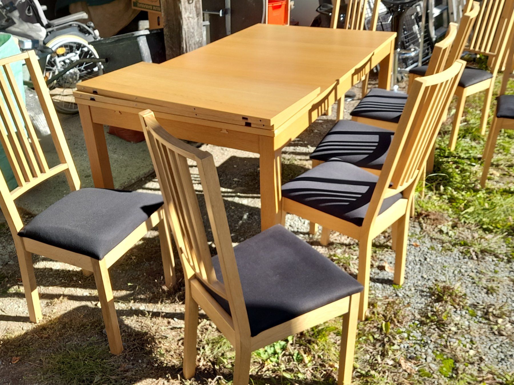 Ikea Ensemble table et chaises: Esstisch gross mit 8 Stühlen – D'occasion à Aeschi b.Spiez par 52__yhr6 2