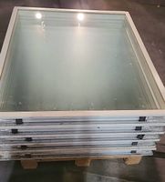 Fenêtre double vitrage (5 plus une au cadre endommagé)