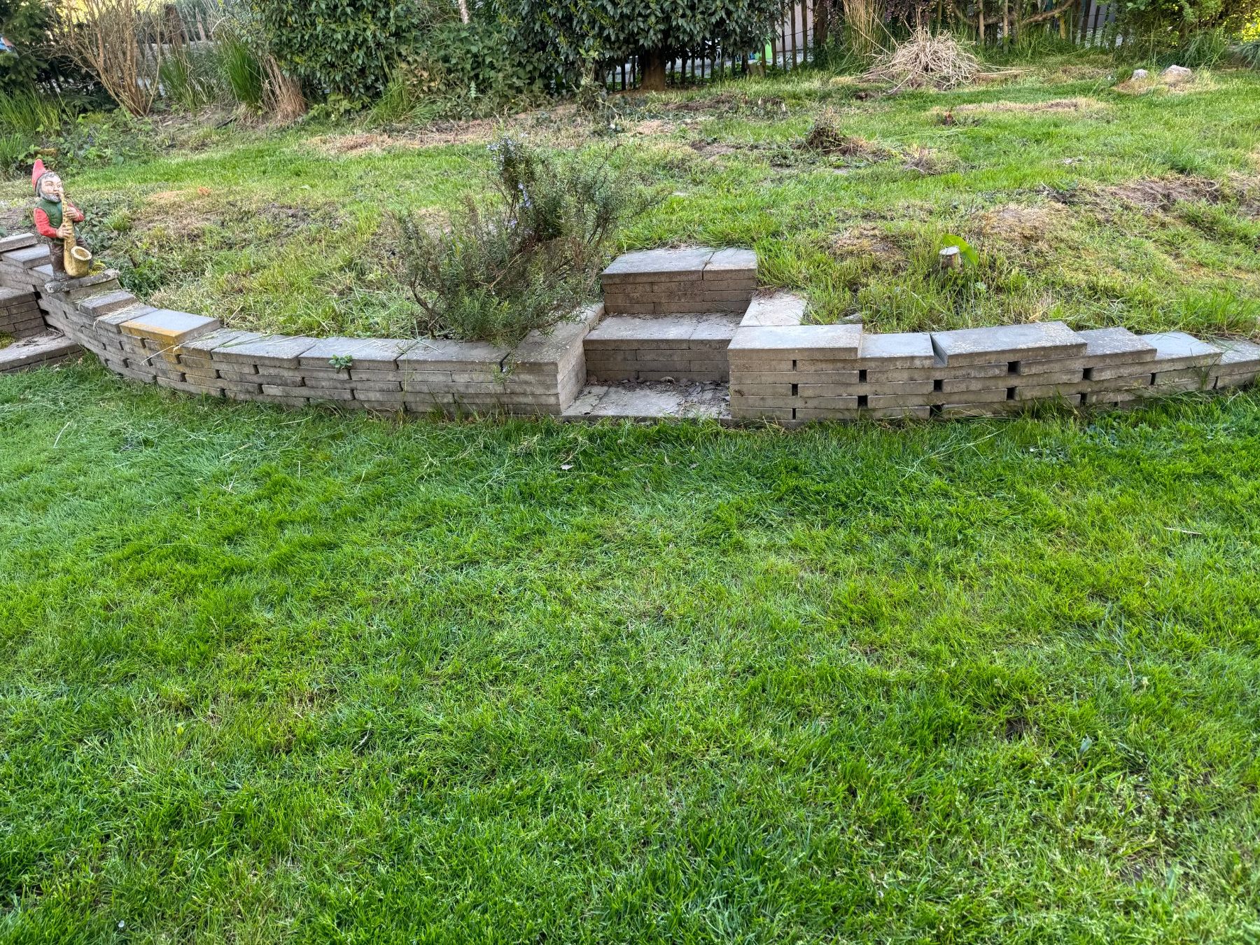 Rivestimenti per pavimenti: Gehwegplatten 40x20x4 cm – Usato da Büren an der Aare venduto da Babylion 2