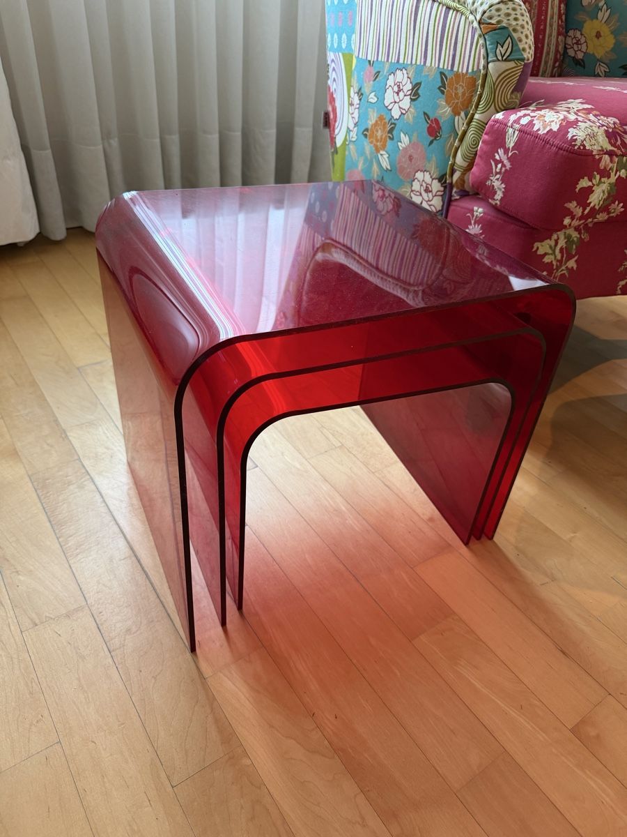 Set di tavolo e panche: Beistelltischchen, dreifach, aus Plexiglas – Usato da Bassersdorf venduto da lan_6xhw