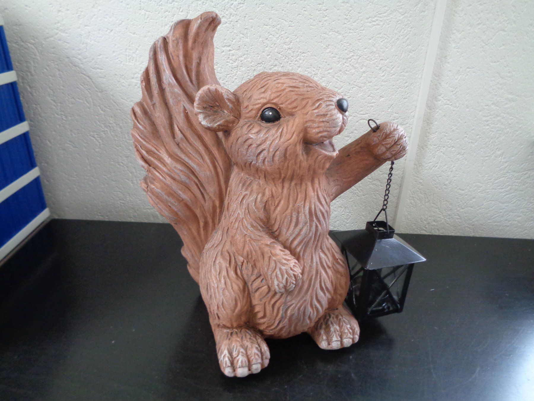 Statuette: Eichhörnchen mit Laterne (31 cm) – Nuovo e nell'imballaggio originale da Langenbruck venduto da Gumsi 2