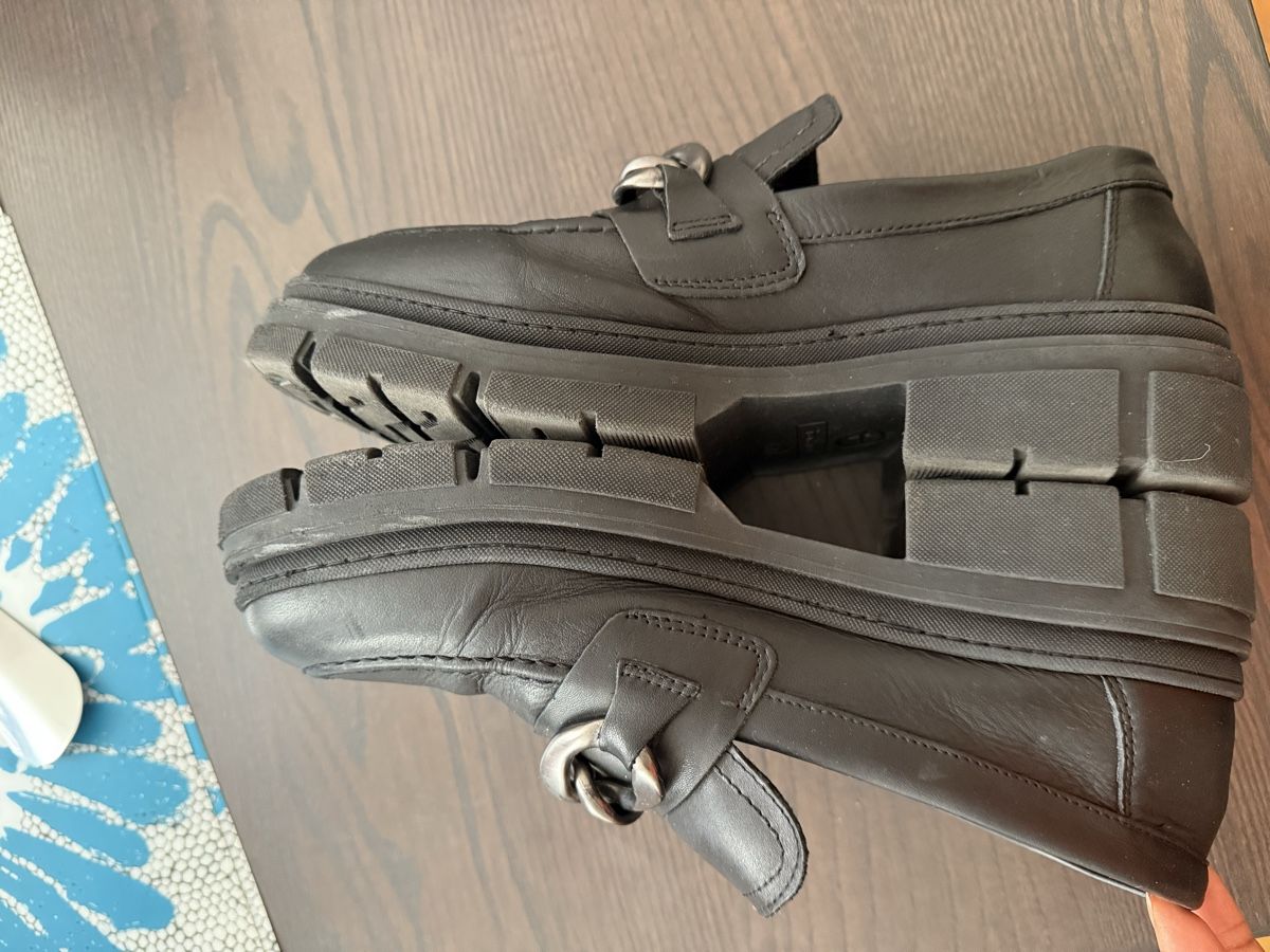 Scarpe da donna: Mocassins/derby Tamaris – Usato da Le Locle venduto da tchanatakoua 4