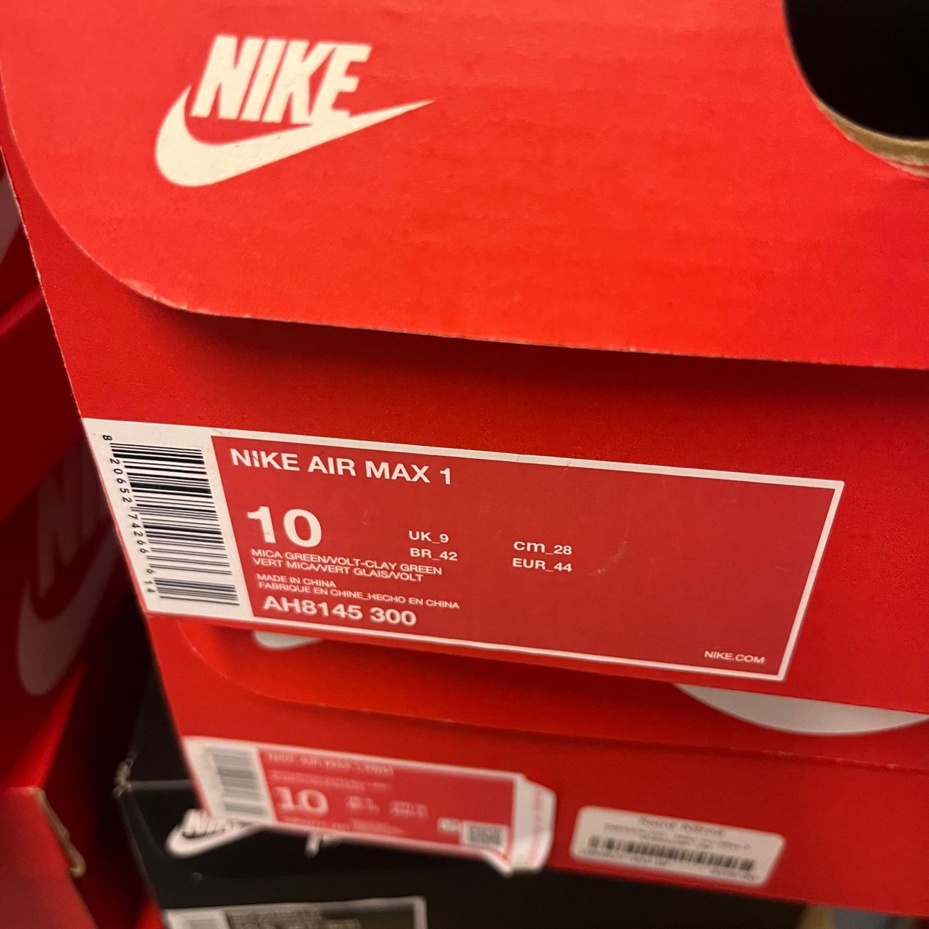 Nike Scarpe da uomo: Nike Air Max 1 Grey Volt – Nuovo (secondo la descrizione) da Winterthur venduto da LaBodega 1