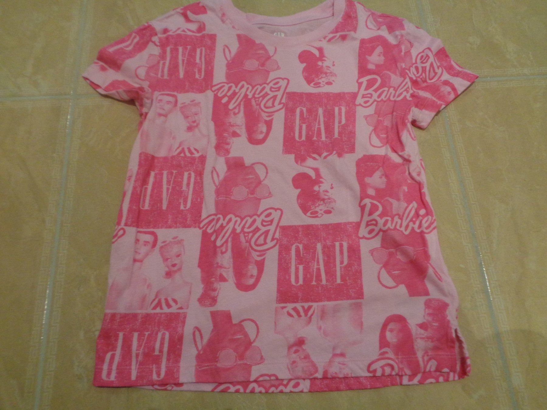 Gap Camicette, T-shirt & Top: GAP NWT Barbie Shirt, 12J 152 – Nuovo (secondo la descrizione) da Klingnau venduto da Markus14