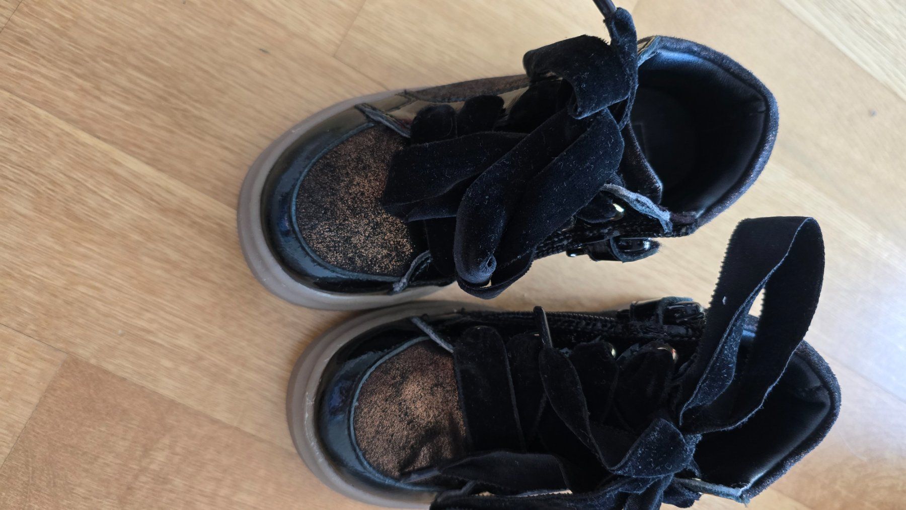 Friboo Scarpe per ragazze: Leder Schuhe FRIBOO gr.25 – Usato da Zürich venduto da Simfa 2