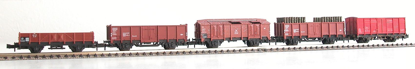 Trix Modellini di ferrovie: Minitrix Güterwagen-Set 5-teilig Spur N – Usato da Oberwil BL venduto da Klang