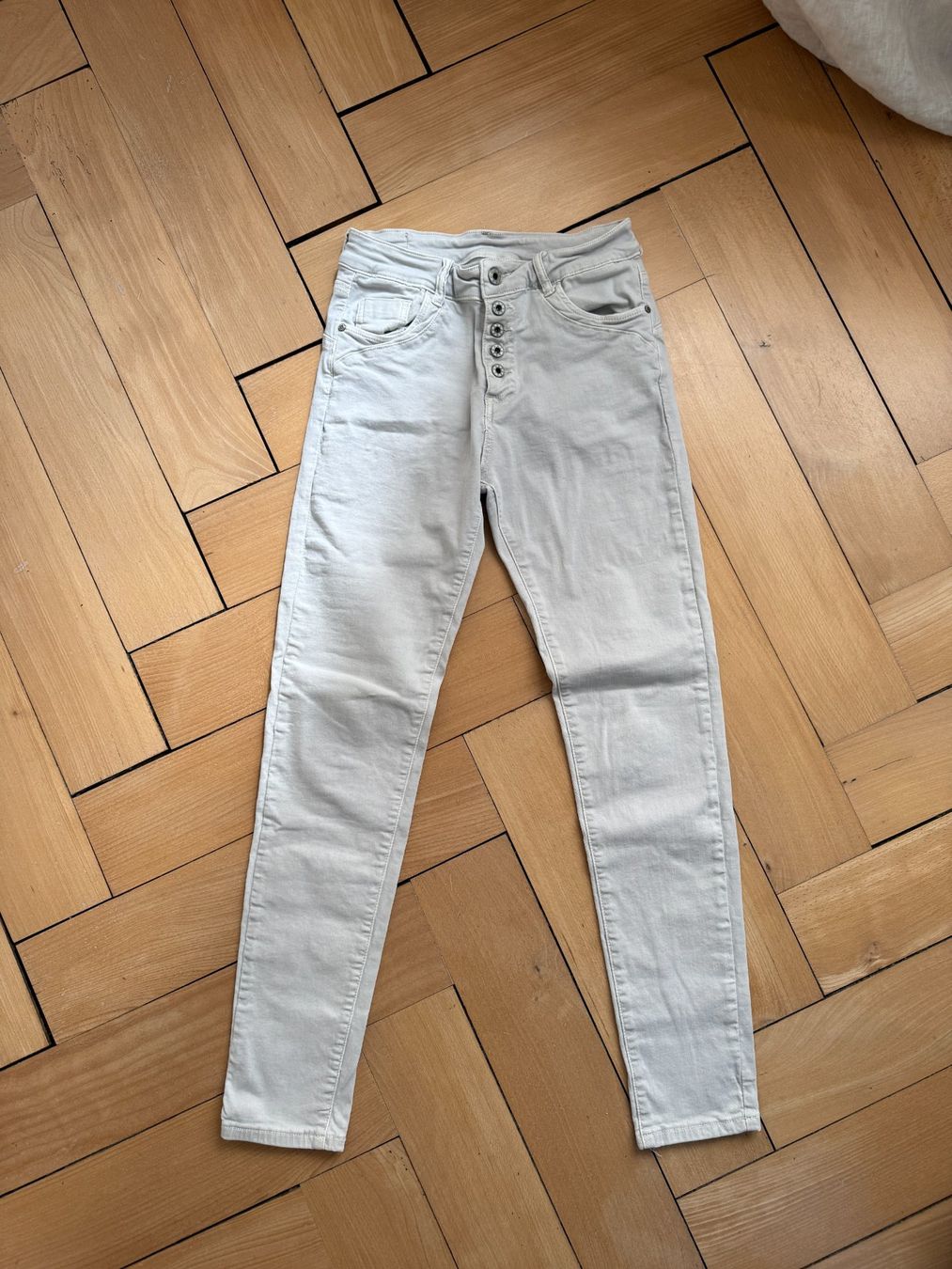 Jeans: Skinny Jeans hellgrau S – Usato da Zürich venduto da Diazaio