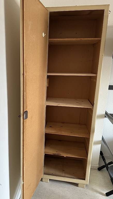 Armadi: Schrank – Usato da Basel venduto da Momo248 3