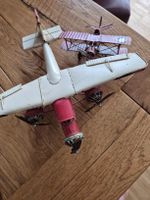 Blechflugzeug Doppeldecker Dekoration 2 Stuck guter Zustand