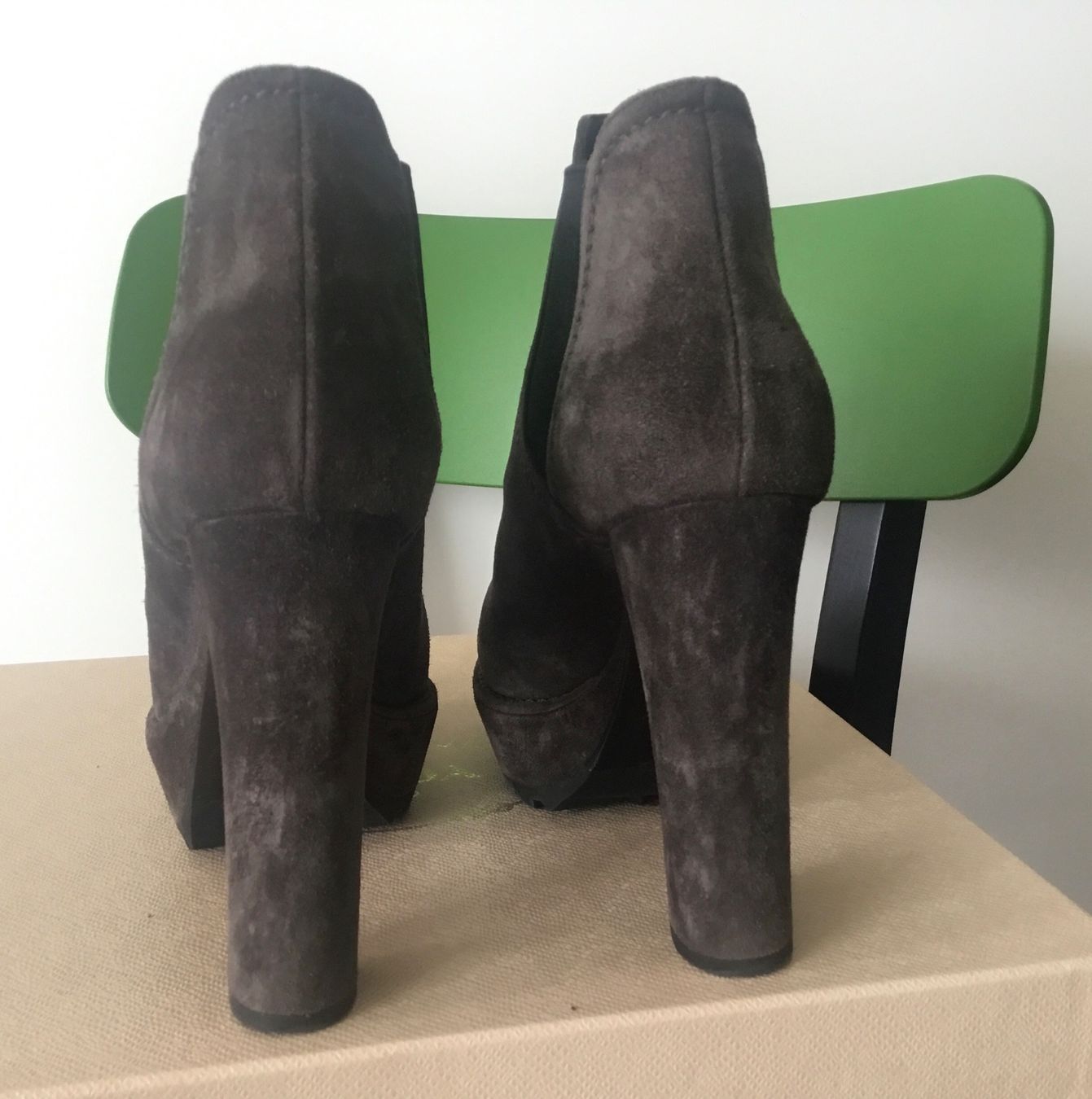 Prada Scarpe da donna: PRADA Stiefel Leder grau 38 – Nuovo (secondo la descrizione) da Basel venduto da 18Inspiration 4