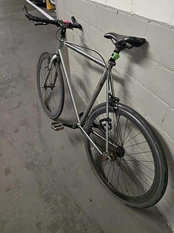 Vélos: Aliminium gestellt – D'occasion à Arlesheim par bur_hfc2