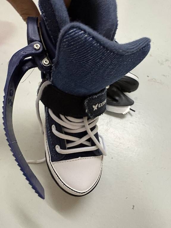 Pattini da ghiaccio: Schlittschuhe Gr. 27-29 Extend Ibex Junior – Usato da Thayngen venduto da xelera 2