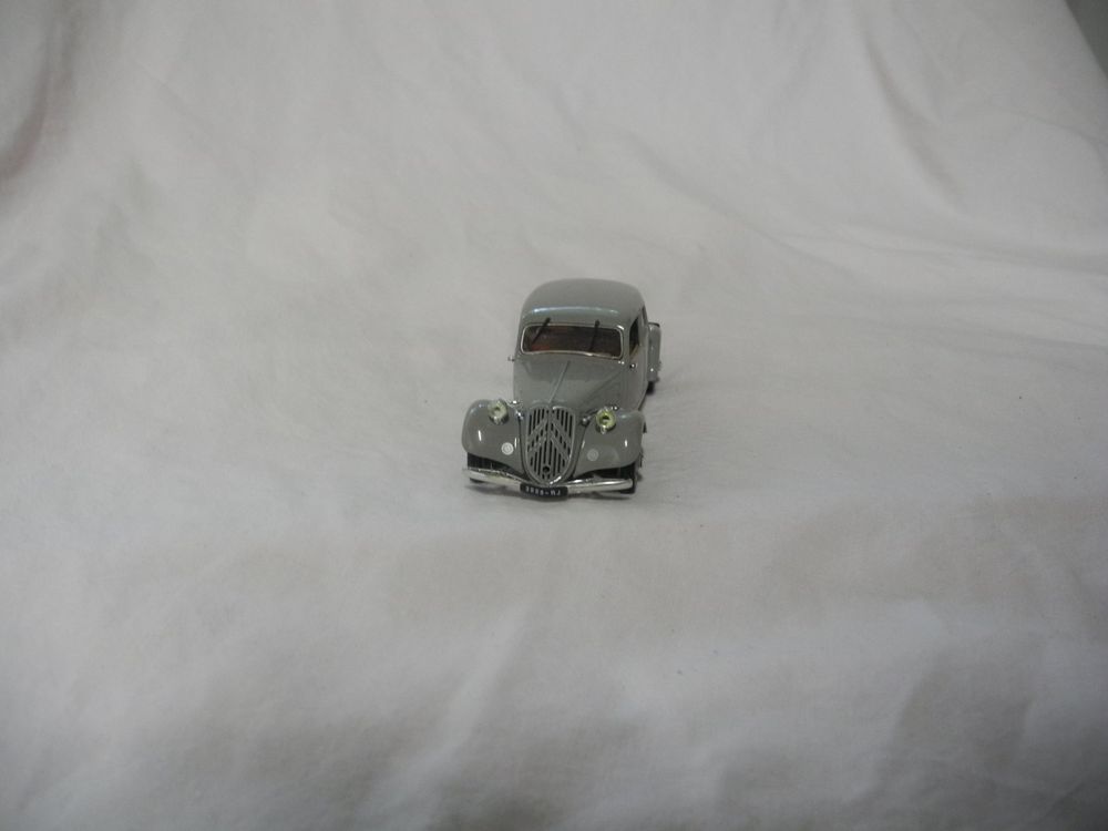 Modèle Réduit Atlas Hobbies Citroën Traction Roadster Pouderoux 1936 à L'échelle 1/43 - Occasion Très Bon état