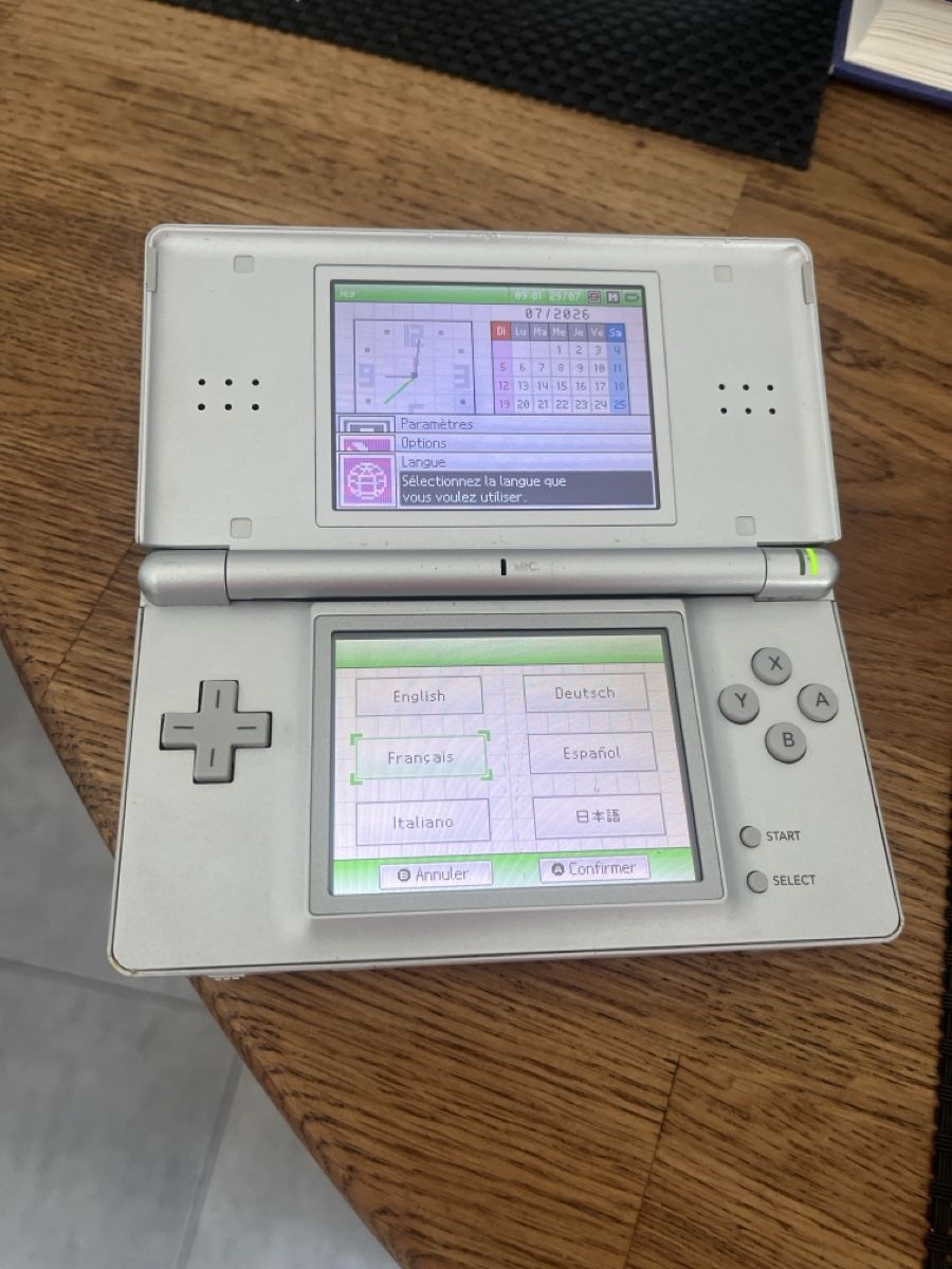 Nintendo Consoles: Nintendo DS lite grise avec 8 jeux – D'occasion à Vétroz par jer_xgh6