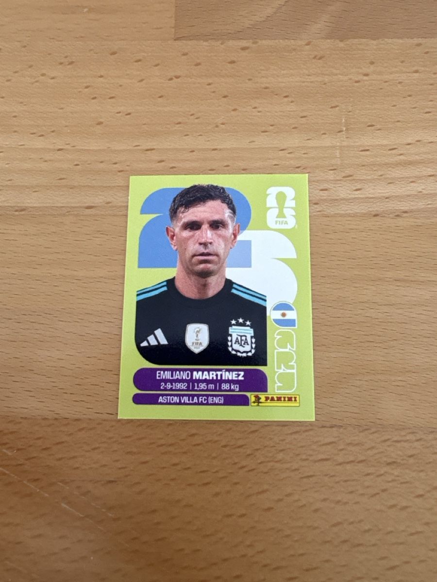 Panini Carte collezionabili: FIFA World Cup 2026 Sticker Emiliano Martinez ARG 2  – Nuovo (secondo la descrizione) da Niederrohrdorf venduto da 92Fischli