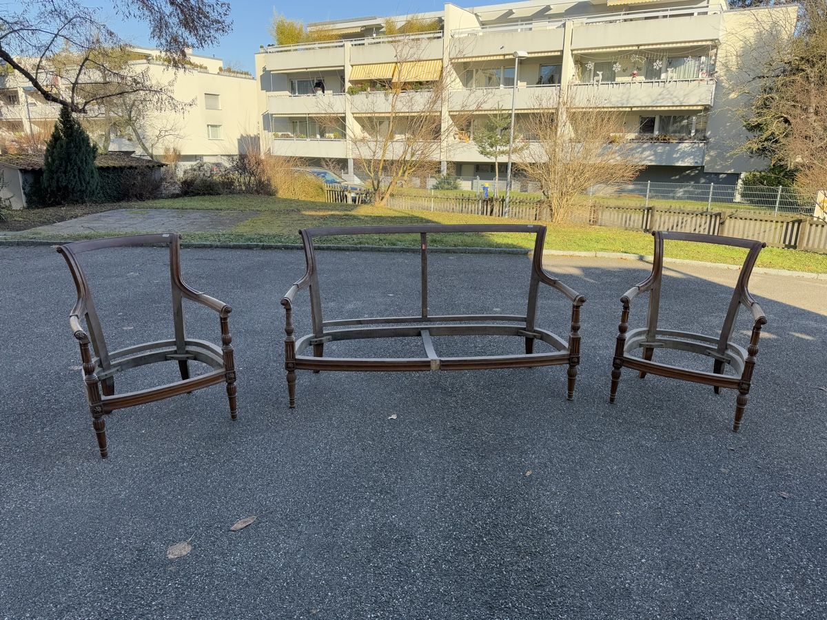Sofas: Antikes Sofa & 2 Stühle restaurierungsbedürftig – Gebraucht aus Allschwil von ysc_wt7c