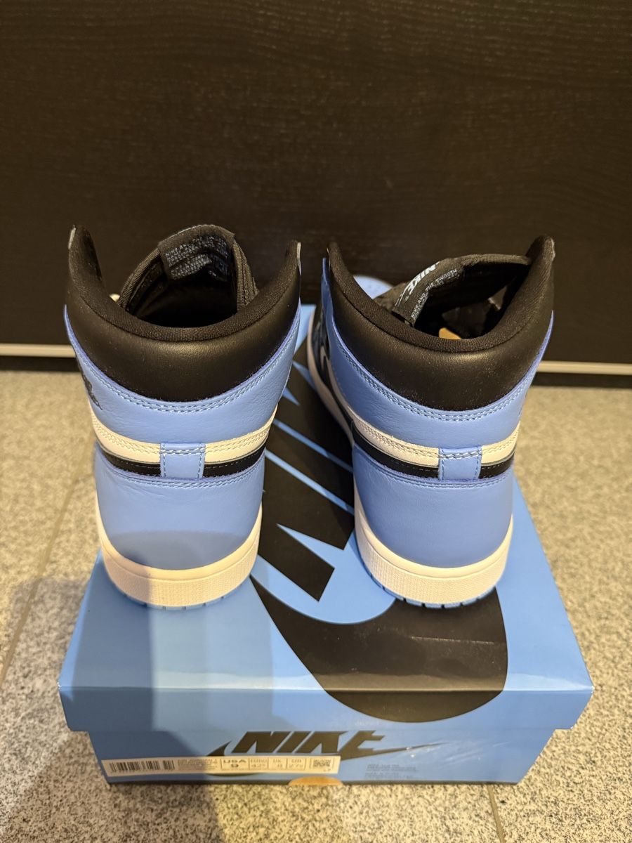 Jordan Chaussures hommes: Jordan 1 Retro High OG UNC Toe Gr. 42.5 – Neuf avec emballage d'origine à Schmerikon par Rafail.w 1