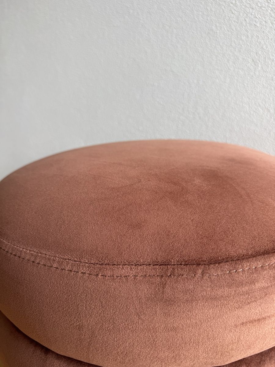 Westwing Hocker: Westwing velvet stool – Gebraucht aus Basel von pyz_mv75 2