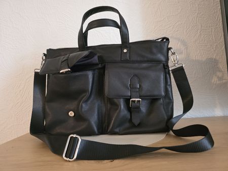 Globus Studio Businesstasche Leder Schwarz mit Umhängeriemen