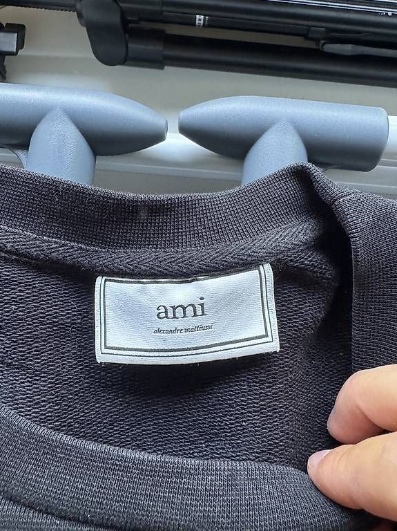 Maglioni & Felpe: Ami Paris Sweatshirt – Usato da St. Gallen venduto da rechsteinersell 1