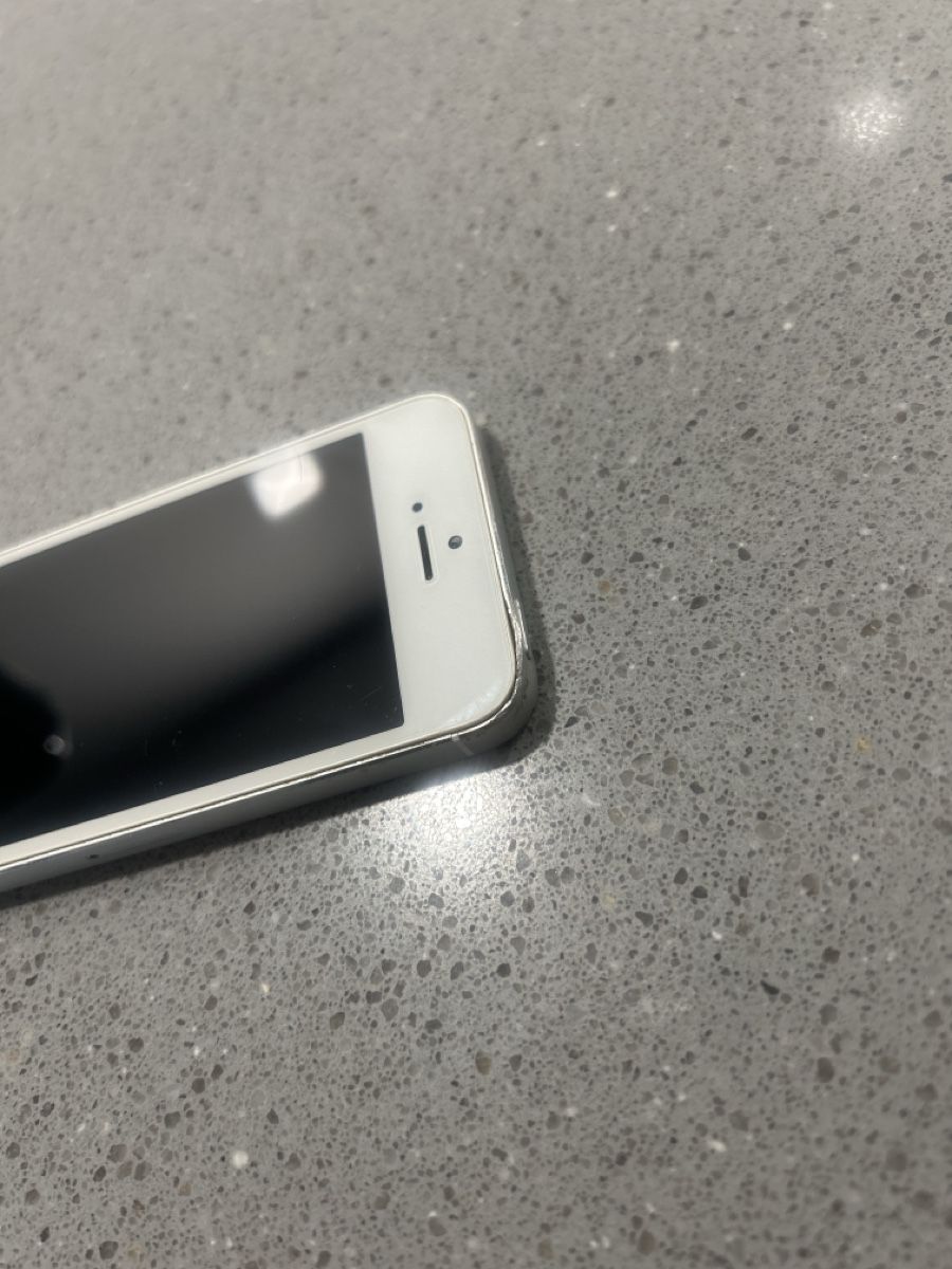 Apple Telefoni cellulari / Smartphones: iPhone 5S Bianco - Ottimo per Ricambi – Difettoso da Caslano venduto da iguidice01 1