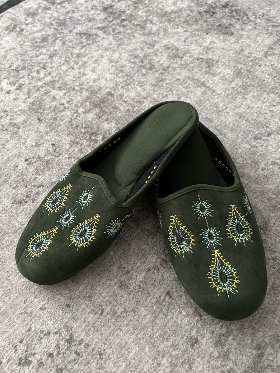 Scarpe da donna: Bequeme Hausschuhe Gr. 40,grün – Nuovo (secondo la descrizione) da Siebnen venduto da toshi123 3