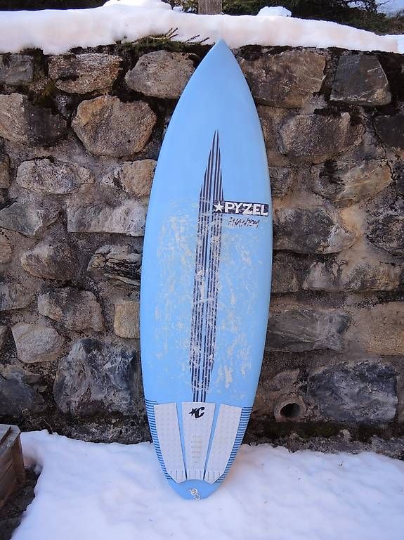 Tavole da surf e di nuoto: Pyzel Shadow 5'9.5'' XTR Custom Surfboard – Usato da Davos Clavadel venduto da andiabel