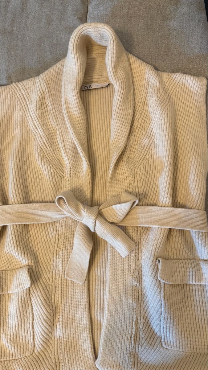 Zara Gilets & Westen: Strick Oberteil Gilets Damen Zara s – Neu (gemäss Beschreibung) aus Seuzach von aes_xj6f 1