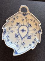 Royal Copenhagen Musselmalet Halbspitze – Blattschale Nr. 54