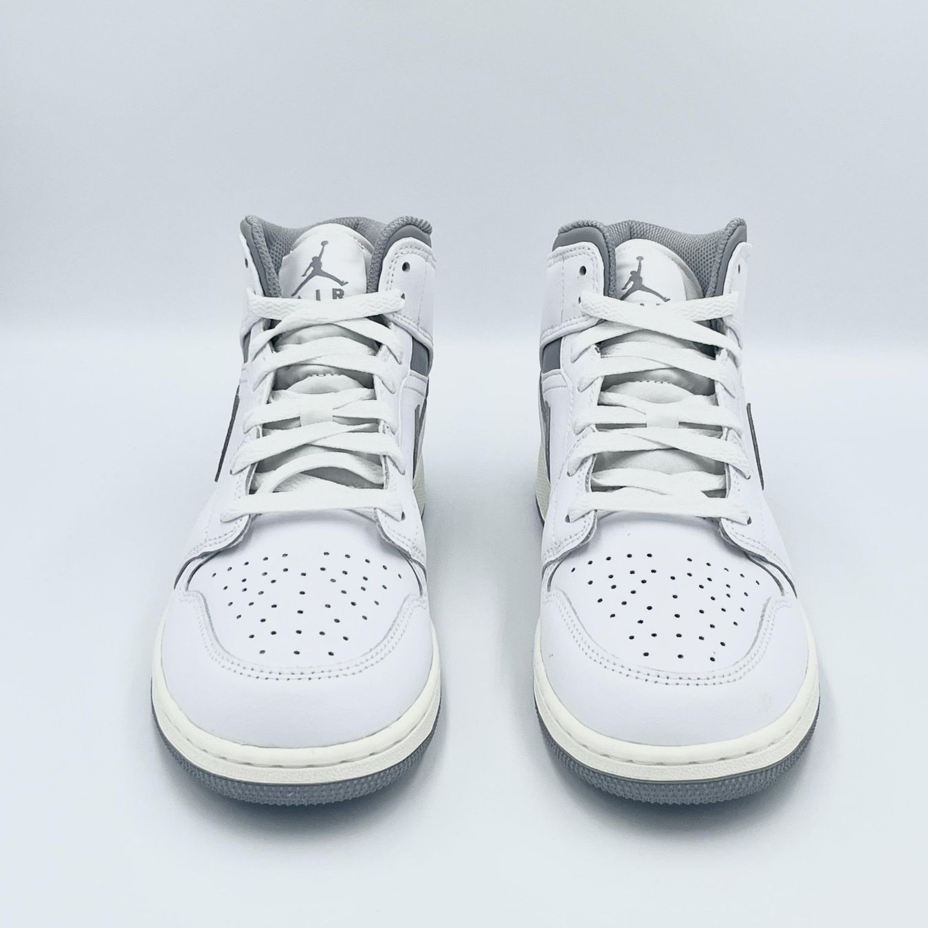 Jordan Scarpe da donna: Nike Air Jordan 1 Mid Neutral Grey EU 37.5 – Nuovo e nell'imballaggio originale da Erlinsbach venduto da sasneakers 5