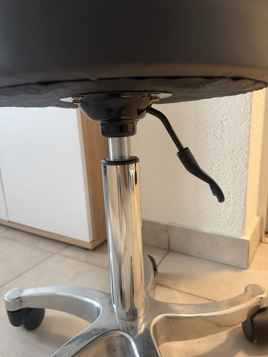 Tabourets: Tabouret – D'occasion à Corcelles NE par mic_262j 1