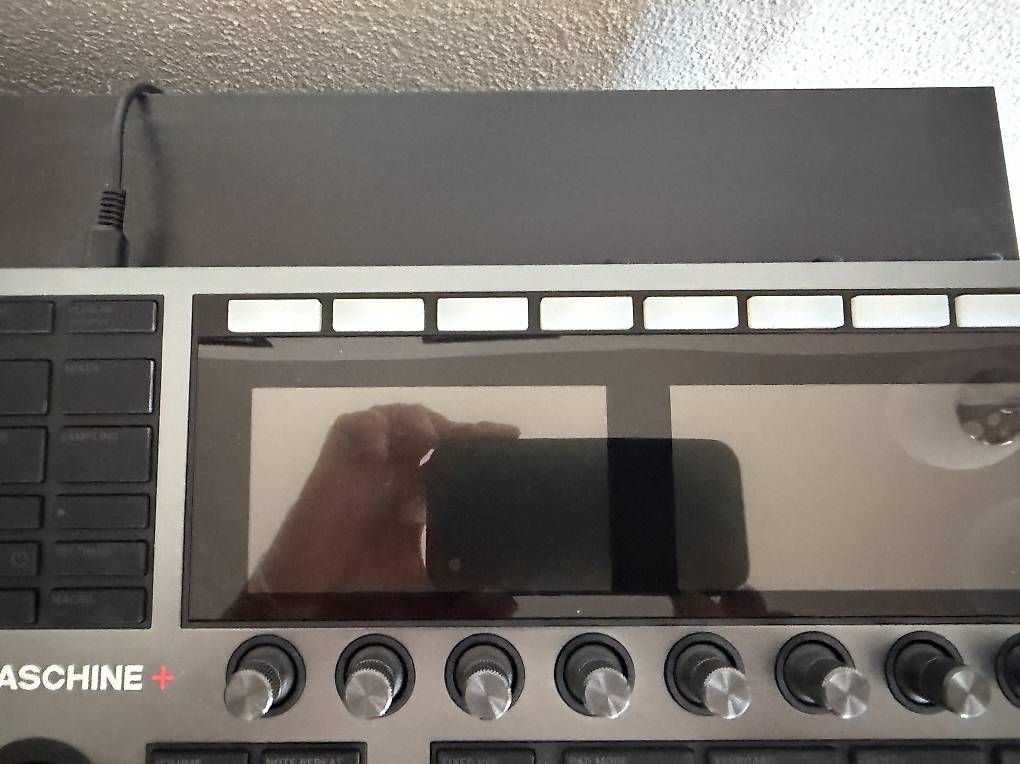 Strumenti musicali: Native Instruments Maschine+ mit Komplete 13 Ultimate – Usato da Winterthur venduto da fuc_b87p 2