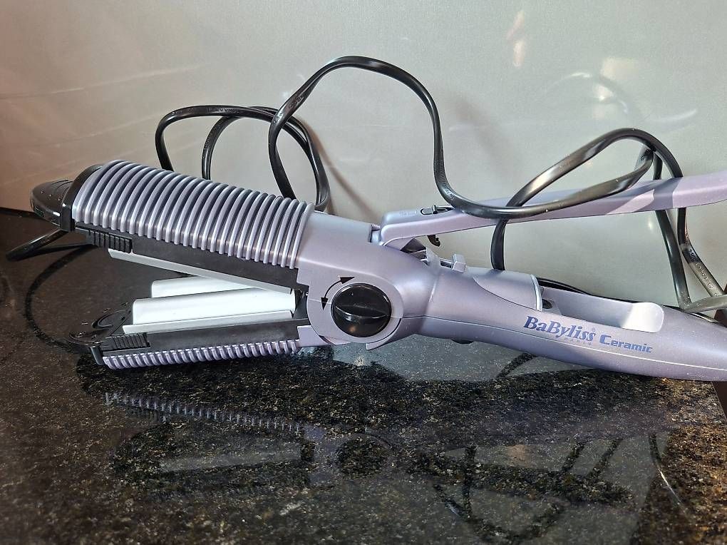 BaByliss Piastre & Arricciacapelli: Babyless Gerät Haare – Usato da Emmenbrücke venduto da Ddagi