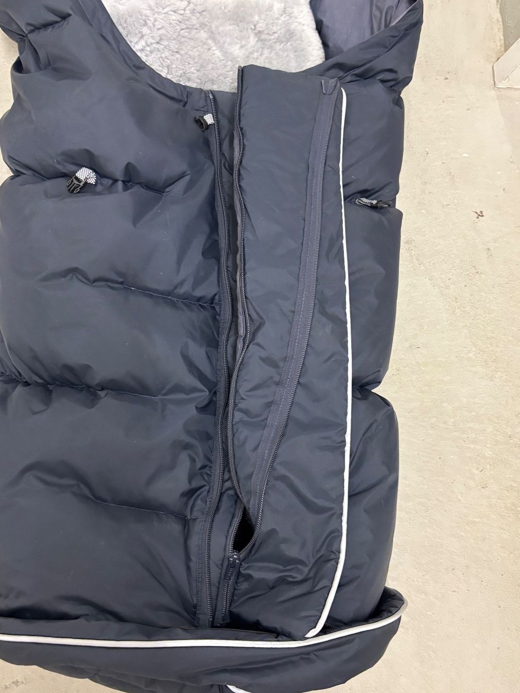 Odenwälder Sacchi a pelo: Fussack Lammy Lammfell dunkelblau – Usato da St. Gallen venduto da AMEISENKOENIG 1