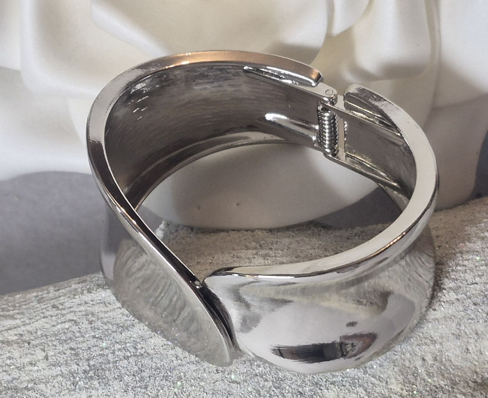 Armbänder & -reifen: Bracciale rigido colore argento forma curva  – Neu (gemäss Beschreibung) aus Giubiasco von Stefaniav 4
