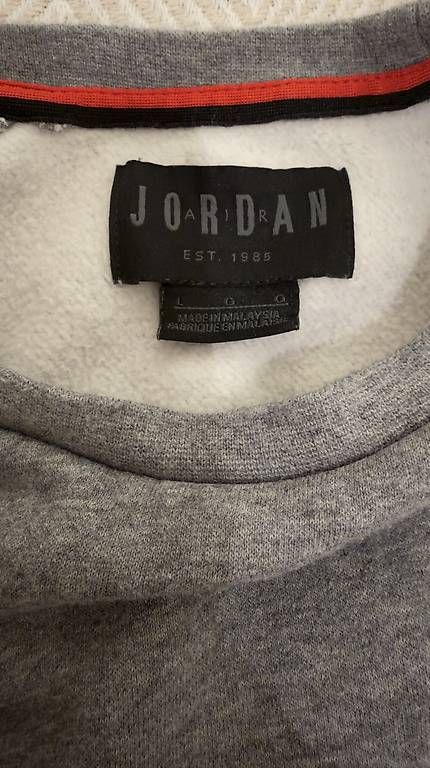 Pulls & Sweat-shirts: Nike Air Jordan Pullover grau – D'occasion à Brunnen par sea_c7bm 2