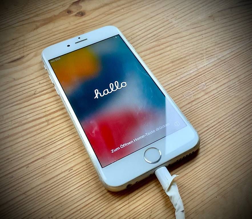 Telefoni cellulari / Smartphones: iPhone 6s 64GB mit defekter Batterie – Usato da Chur venduto da Tenorio