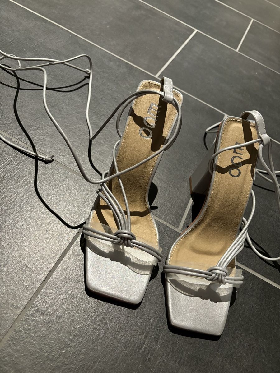Damenschuhe: High Heels – Neu und originalverpackt aus Ormalingen von bil_mlh2