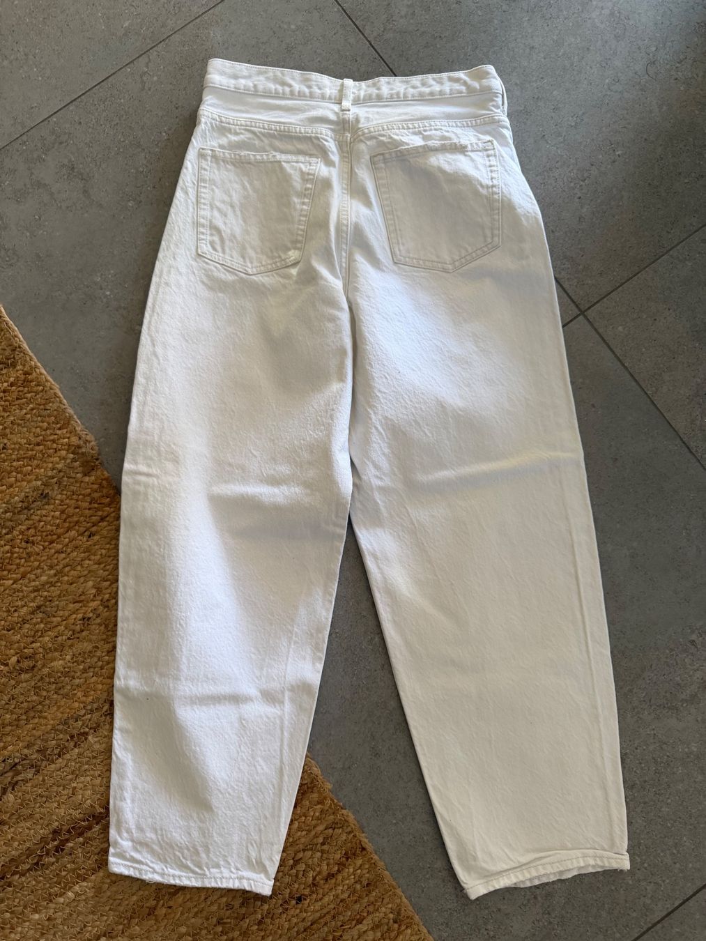 Cos Jeans: Jean blanc COS, taille 29 – Usato da Courchapoix venduto da Gess01 1