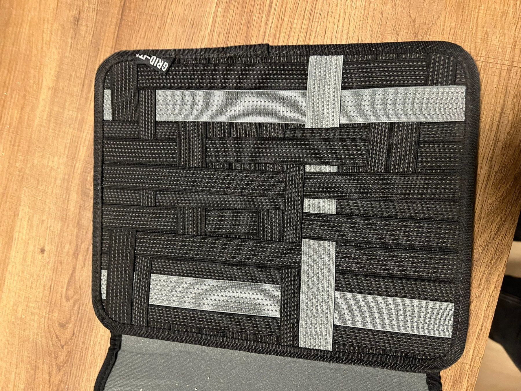 Valigie & Borse: Cocoon Laptoptasche mit GRID-IT Organizer – Usato da Volketswil venduto da Lootington_Post 3
