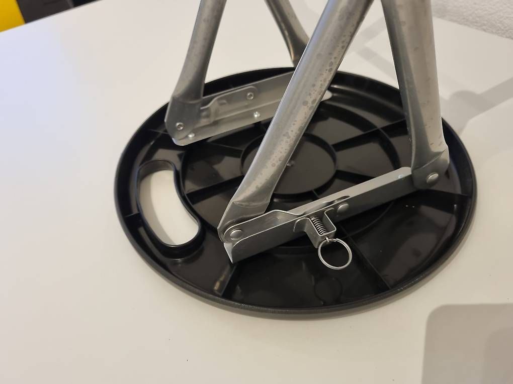 Tabourets: Tabouret Pliable – D'occasion à Gland par Khazmur1 1