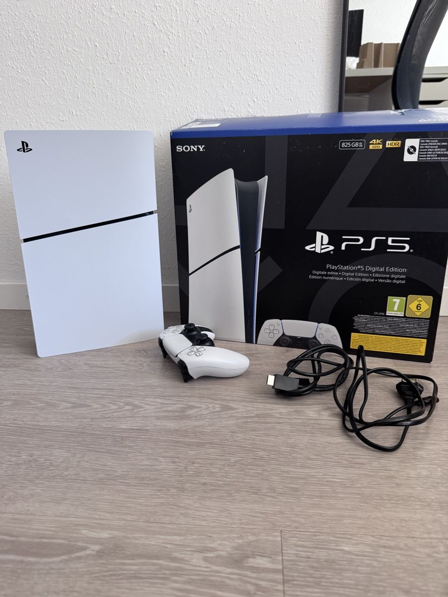 Sony Consoles: Playstation 5 Digital Edition matt + 1 Controller – D'occasion à Münchenbuchsee par Leda53