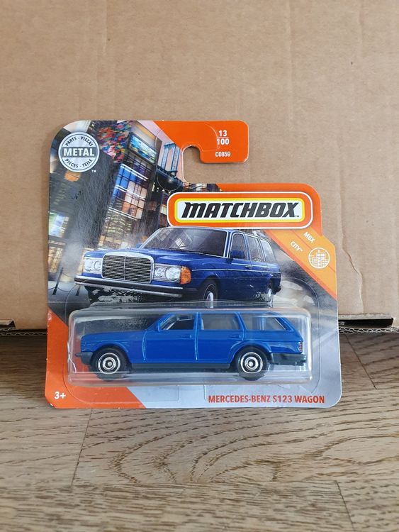 Modellino Auto Matchbox Mercedes-Benz S123 Station Wagon (Crema) 2021 - Edizione 53/100, Custodia Protettiva Inclusa