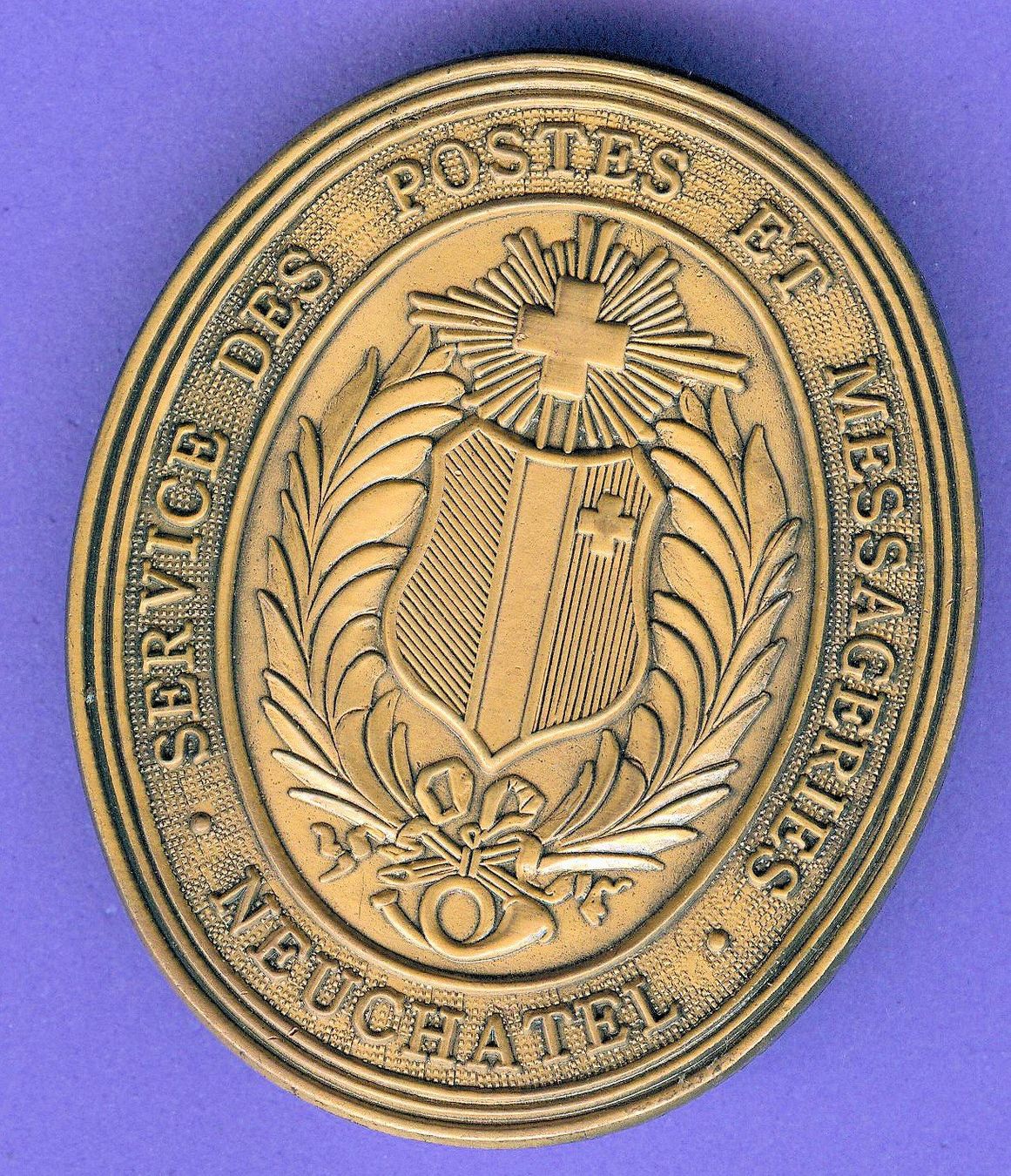 Placchette & Badge:  PTT   Post NEUCHATEL  5,5CM X 4,5CM – Usato da Winterthur venduto da Sammleroase
