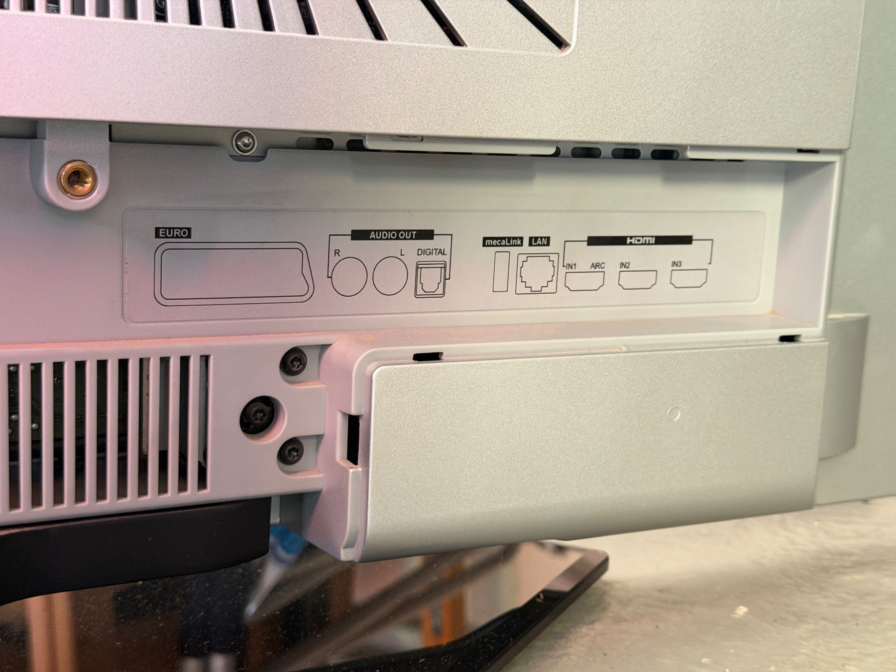 Fernseher: Metz TV Taros 37-LED – Gebraucht aus Aarburg von Wendepunkt_Fundgrube 3