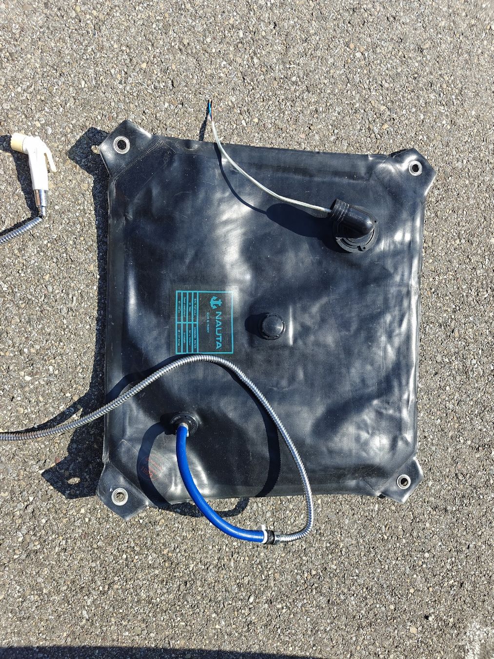 Abbeveratoi e trogoli: Nauta Flexibler Trinkwassertank Wassertank Camper – Usato da Ermatingen venduto da ans_m6lj